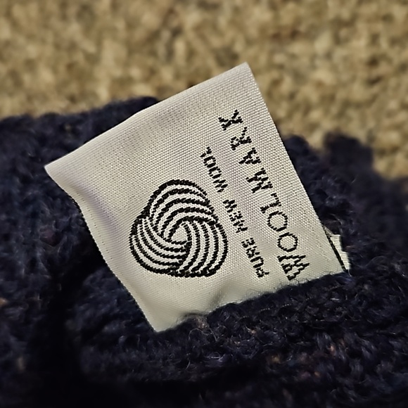 Crafts & Woollens 100% new wool sweater - Picture 3 of 6